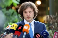 ირაკლი კობახიძე: თუ ამა თუ იმ სუბიექტს, მათ შორის, პოლიტიკურ პარტიას მიაჩნია, რომ რომელიმე პოლიტიკური პარტია თავისი შინაარსით არის არაკონსტიტუციური, მას შეუძლია მიმართოს საკონსტიტუციო სასამართლოს და საბოლოოდ, საკონსტიტუციო სასამართლო იღებს გადაწყვეტილებას ამ საკითხთან დაკავშირებით. ნებისმიერ ქვეყანაში არის დადგენილი მსგავსი პროცედურა