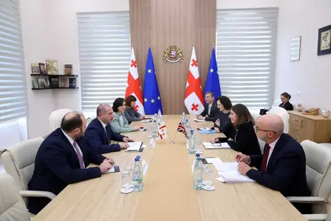 გივი მიქანაძემ დიდი ბრიტანეთის საელჩოსა და ბრიტანეთის საბჭოს წარმომადგენლებს უმასპინძლა