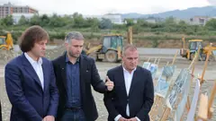 პრემიერი კახეთში - ირაკლი კობახიძე ყურძნის მოსავლის აღებისა და ჩაბარების შესახებ ინფორმაციას, ასევე, მიმდინარე ინფრასტრუქტურულ პროექტებს გაეცნო