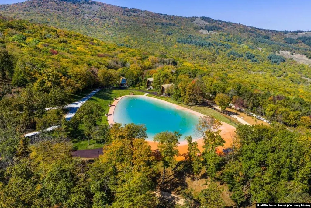 ბიოლის ტბა