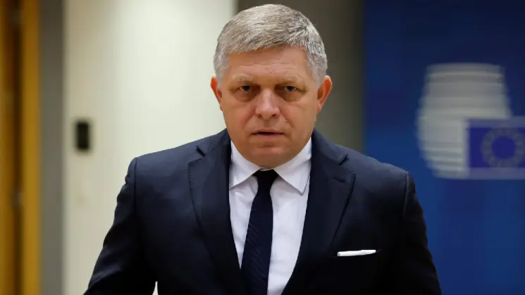 რობერტ ფიცო: ევროპარლამენტში ტრამპის შიშველი ქანდაკების გამოფენა ევროკავშირის დეგრადაციის ნიშანია