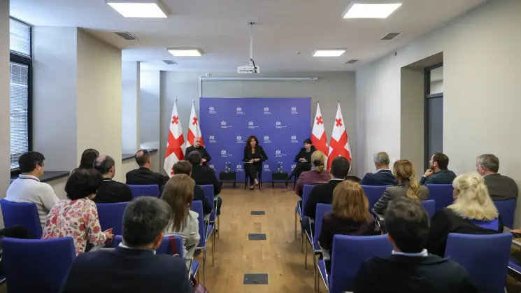 კულტურის მინისტრი მაია ბითაძე სამინისტროს სისტემაში შემავალი ანსამბლებისა და მუსიკალური ცენტრების წარმომადგენლებს შეხვდა