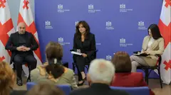 მაია ბითაძე, მოადგილეებთან ერთად, მწერალთა სახლის ხელმძღვანელებს, ასევე, მწერალთა სახლის სისტემაში შემავალი მუზეუმების მმართველებს შეხვდა