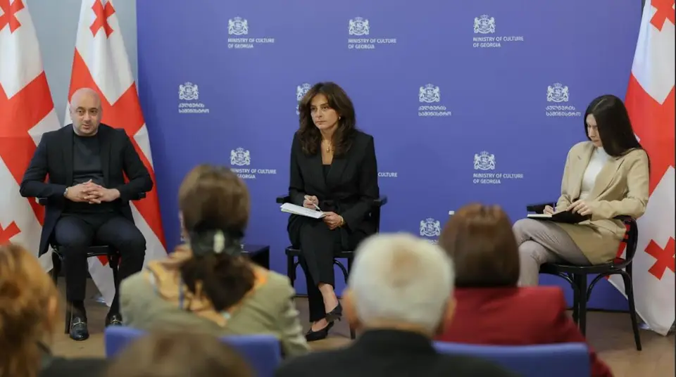 მაია ბითაძე, მოადგილეებთან ერთად, მწერალთა სახლის ხელმძღვანელებს, ასევე, მწერალთა სახლის სისტემაში შემავალი მუზეუმების მმართველებს შეხვდა