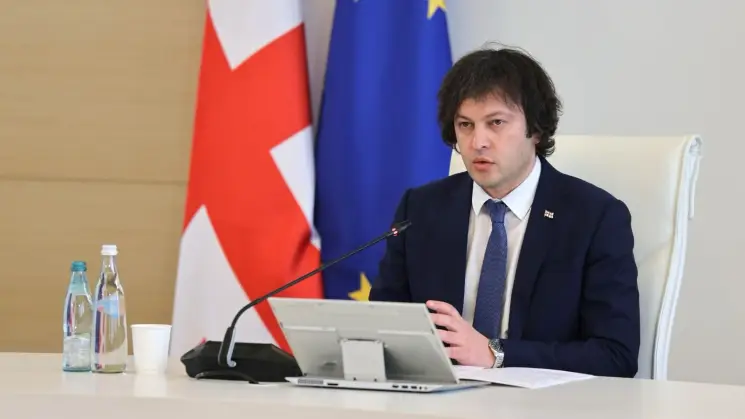 პრემიერი: 2 000 სატვირთო ვაგონის შეძენას ვგეგმავთ, უკვე შეძენილია 200, მომდევნო თვეების განმავლობაში დამატებით 200 სატვირთო ვაგონი ჩამოვა. ვაგონები უშუალოდ მწარმოებელი ქარხსნისგან შეიძინა საქართველოს რკინიგზამ, რამაც დაახლოებით 22%-ით შეამცირა დანახარჯი