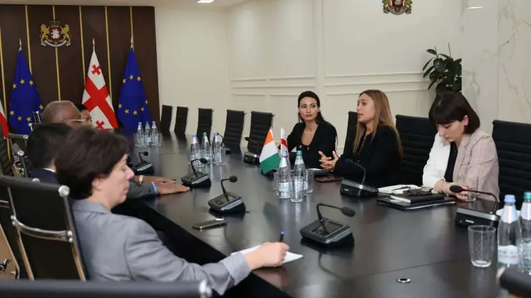 ნინო თანდილაშვილი კოტ-დივუარში მოქმედი ბუნების დაცვის ფონდის (NWCF) პრეზიდენტს ლუის ნკი დიაკიტეს შეხვდა