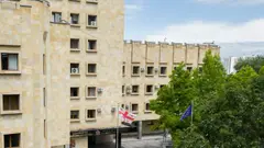 წვევამდელების მიერ სამხედრო სამსახურისთვის თავის არიდებაში, დოკუმენტების გაყალბების და გამოყენებაში დახმარების, ასევე ჯგუფის მიერ ჩადენილი თაღლითობის ფაქტებზე ბრალდებული სასამართლომ დამნაშავედ ცნო