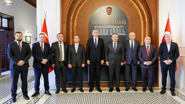 აჭარის მთავრობის თავმჯდომარე ზურაბ პატარაძე თურქეთის რესპუბლიკაში ვიზიტის ფარგლებში, ტრაპიზონის პროვინციის გუბერნატორს თაჰირ შაჰინს შეხვდა