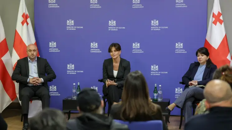 კულტურის მინისტრი მაია ბითაძე სამინისტროს სისტემაში შემავალი სახელმწიფო თეატრების ხელმძღვანელებს შეხვდა