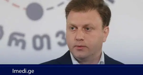 ვატო შაქარიშვილი: მეტი რა უნდა მოხდეს, თავი დავანებოთ სანქციებზე მიერთებას და მსგავს სიგიჟეებს - მაშინ, როდესაც ევრობიუროკრატია გამადიდებელი შუშით ზის ყულევის ნავთობგადამამუშავებელ ქარხანაში, სადმე 1 ლიტრი რუსული ნედლეული არ გაიპაროსო, აშშ-ის პრეზიდენტი იმით ამაყობს, რომ რუსეთი გლობალურ ბაზრებს მილიონობით ტონა დიზელს მიაწვდის