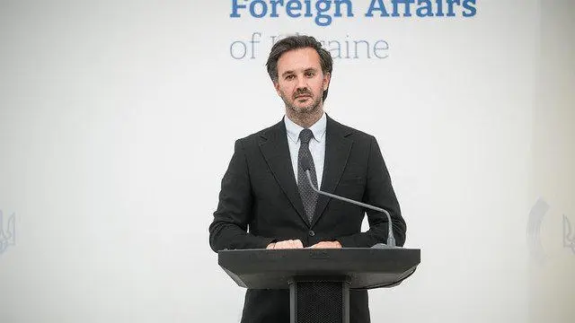 უკრაინის საგარეო უწყების პრესმდივანი - უკრაინა ყველას ეუბნება, რომ რუსეთის წინააღმდეგ სრული სავაჭრო ემბარგო შემოიღონ