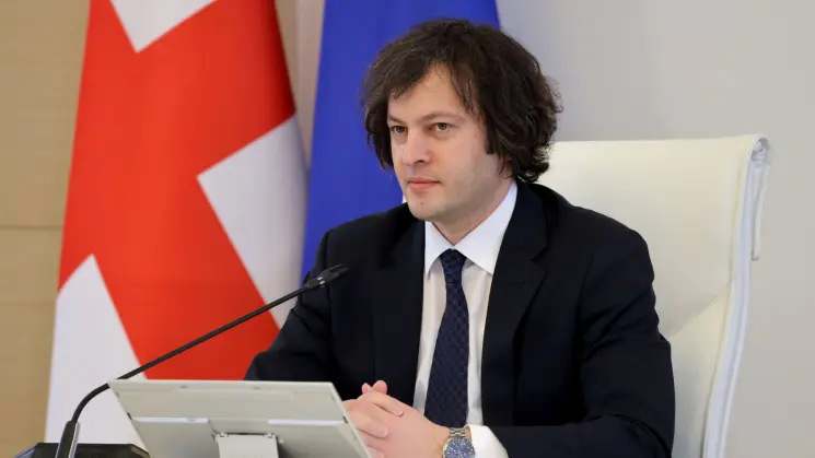 პრემიერი სააკაშვილის განცხადებაზე: ეს არის ზუსტად მისი სახე და ამ კოლექტიური პოლიტიკური ძალის სახე, ყველაფრის უკუღმა წარმოჩენა - წაგებული ომის მოგებულად წარმოჩენა, ასეთი განცხადებები ცხადყოფს, რამდენად სიყალბეზეა აგებული თავიდან ბოლომდე მათი პოლიტიკა