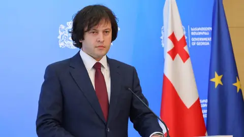 პრემიერი შტატების მხრიდან რუსულ დიზელზე შეზღუდვების მოხსნაზე: კიდევ ერთხელ გამოჩნდა, რომ ჩვენ აბსოლუტურად რაციონალური და პრაგმატული, სწორი, უალტერნატივო გადაწყვეტილება მივიღეთ თავის დროზე, როდესაც არ შევუერთდით სანქციებს რუსეთის მიმართ