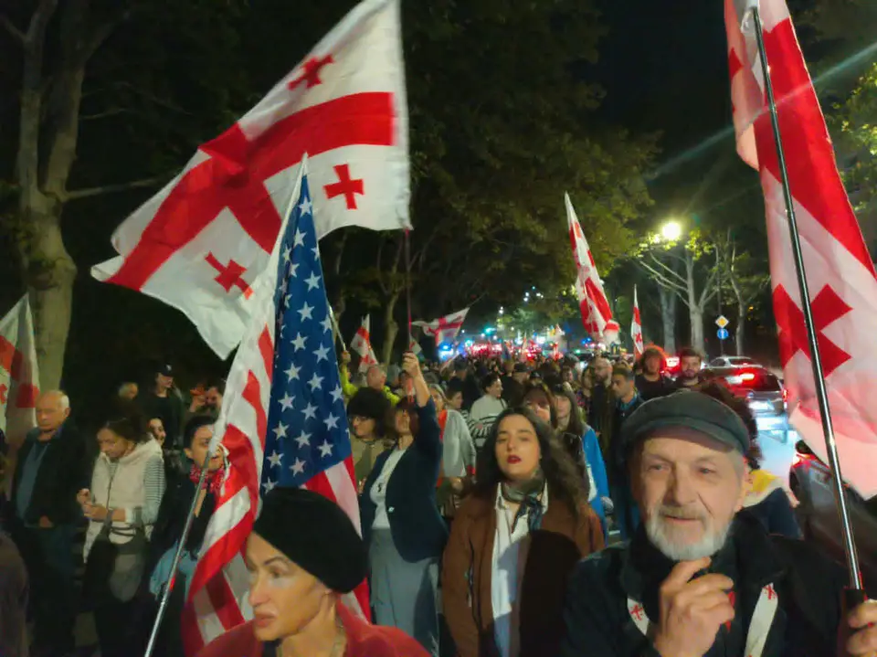 თბილისში, ტრადიციული „შაბათის მარში“ მიმდინარეობს