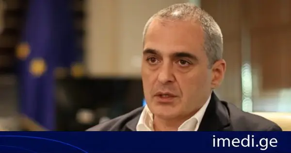 გიორგი პატარიძე: როდესაც მიიღება გადაწყვეტილება, რომ მსჯავრდებული უნდა იქნას გადაყვანილი დეესკალაციის ოთახში, ხდება უკვე შესაბამისი პროცედურების ჩატარება, რასაც ვეძახით ჩხრეკის პროცედურებს. რომ შესაძლებელია მსჯავრდებულს გააჩნდეს რაიმე სახის საგანი, რომლითაც მან შეიძლება მიიყენოს თვითდაზიანება