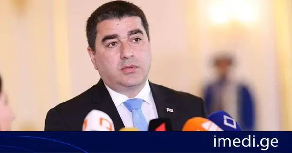 შალვა პაპუაშვილი პაველ ჰერჩინსკიზე: ევროკავშირის ელჩს რომ ცეკვის შესაძლებლობა ჰქონდა, იმის დამსახურებაა, რომ საქართველოს მთავრობამ მას და მის უფროსებს არ დაუჯერა. ღმერთმა შეარგოს ცეკვა და მოლხენა, მაგრამ რომ დაგვეჯერებინა ალბათ საქართველოშიც არ იქნებოდა, ევაკუირებული იქნებოდა ისევე, როგორც კიევი მიატოვეს ელჩებმა. ერთადერთი საქართველოს ელჩი დარჩა