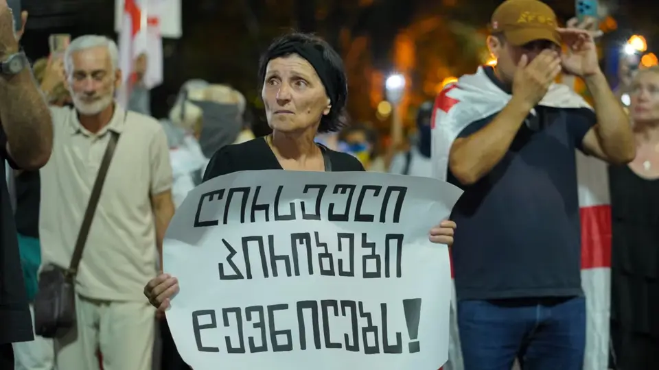 10 000 ლარი დევნილი ოჯახის თითო წევრზე ახალი ბინის ნაცვლად - მთავრობა ალტერნატიულ პროგრამას აანონსებს