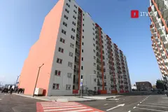კორპუსების მშენებლობის პარალელურად, ამოქმედდება დევნილი ოჯახების ფულადი კომპენსაციის პროგრამა, რომელში ჩართვაც ნებაყოფლობითი იქნება, კომპენსაციის ოდენობა შეადგენს 10 000 ლარს ოჯახის თითოეულ წევრზე