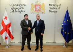 ადვოკატთა ასოციაცია - ადვოკატისა და კლიენტის კომუნიკაციის კონფიდენციალურობის დაცვის საკითხზე ადვოკატთა ასოციაციის თავმჯდომარე იუსტიციის მინისტრს შეხვდა