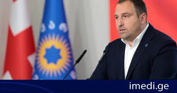 ირაკლი კირცხალია: ძალიან რთულია, როდესაც ქართველებს ეტყვი, რომ თურმე იუსტიციის სახლში შეუძლია მივიდეს კაცი და გადაკეთდეს ქალად, ან პირიქით, როდესაც ეუბნები, რომ პოლიციელის, ადმინისტრაციული შენობების დაწვა, „მოლოტოვის კოქტეილების“ სროლა, რევოლუციური სცენარები გამოხატვის თავისუფლებაა