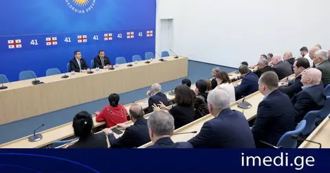 „ქართული ოცნების“ გორგასლის ოფისში საპარლამენტო უმრავლესობის სხდომა გაიმართა