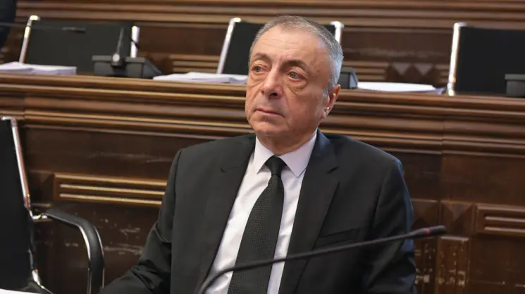 ასე უყურებენ, რომ მე ყველაფრის უფლება მაქვს და შენ არაფრის, 320 მილიარდით ვაჭრობდნენ რუსეთთან და 320 მილიარდი ევრო გადასცეს მეომარ რუსეთს, რომელიც მათ საყვარელ უკრაინას ეომება - თენგიზ შარმანაშვილი ევროკავშირზე