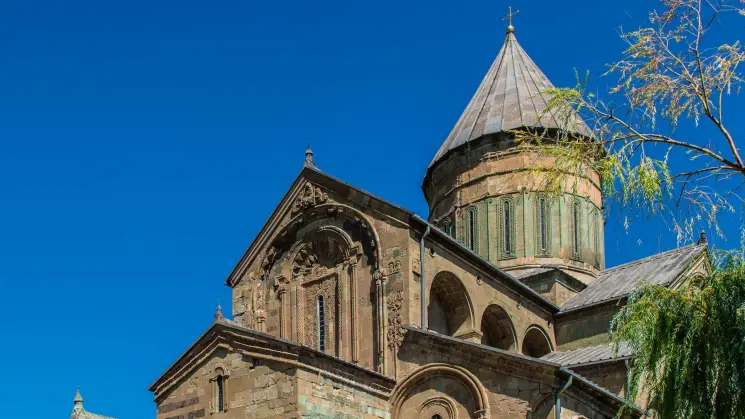 სვეტიცხოვლობის დღესასწაულთან და საქართველოში ქრისტიანობის სახელმწიფო რელიგიად გამოცხადების 1700 წლისთავთან დაკავშირებით, სვეტიცხოვლის ტაძარში პატრიარქი წირვას აღავლენს