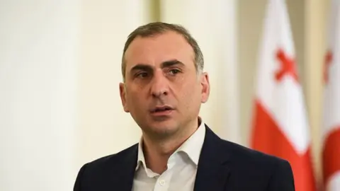 ,, ამათ ეგონათ, რომ მნახავდნენ მუხლებზე დამდგარს, დავიწყებდი მათთან ხვეწნა-მუდარას, შეწყალების თხოვნას” – ალეკო ელისაშვილი
