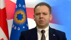 თორნიკე ჭეიშვილი ევროპის მიერ რუსეთისგან ენერგორესურსების ყიდვაზე: „ასეულობით მილიარდი ევროა გადარიცხული ევროკავშირიდან რუსეთის ფედერაციისთვის და ამ დროს ჩვენ უტიფრად გვესაუბრებოდნენ იმაზე, რომ ორმხრივი სანქციები დაგვეწესებინა რუსეთისთვის, ამით ფაქტობრივად ჩვენი ეკონომიკა უნდა ჩამოგვექცია. აი, ეს არის მათი მიდგომა და ორმაგი სტანდარტი“