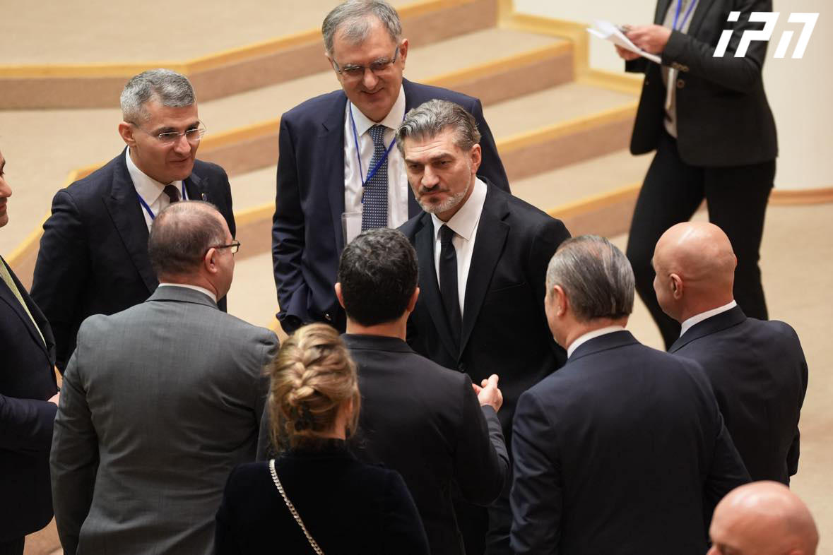 მიხეილ ყაველაშვილი პარლამენტში მივიდა