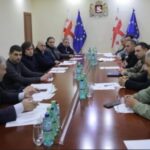 პრემიერი ირაკლი კობახიძე დიდთოვლობის გამო, საგანგებოდ შექმნილ სამთავრობო შტაბში იმყოფება, სადაც რეგიონებში არსებულ ინფორმაციებს ეცნობა