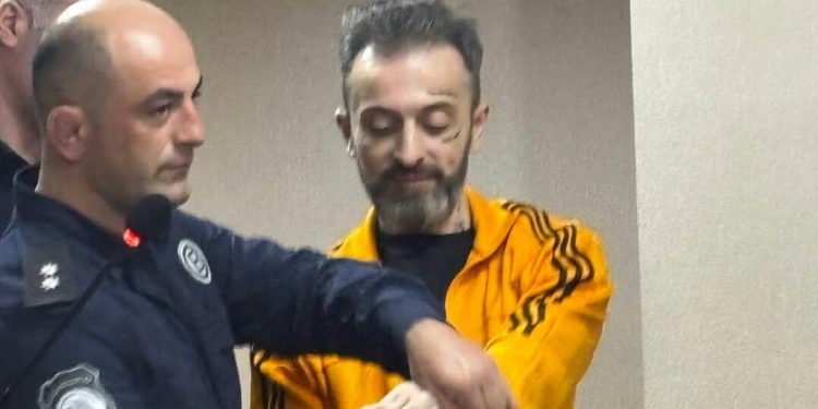 “წყალში მცურავ სოსისის ნაფლეთს და კარტოფილის ნაჭერს როგორ ქვია ხორცის წვნიანი” – ეს მითხრა დღეს ნიკუშამ” – ლაშა კაცია