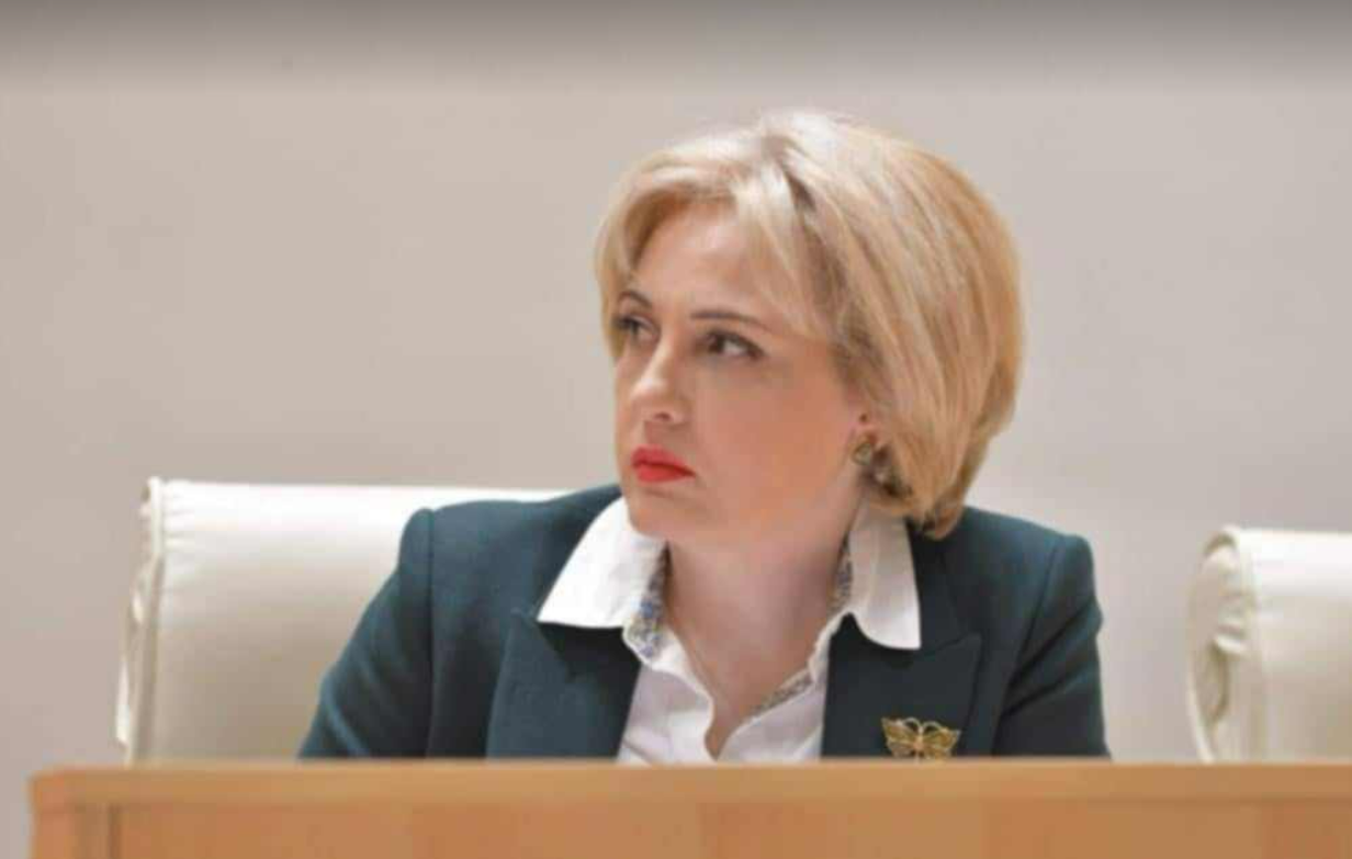 ნანუაშვილი, ადამიანი, რომელიც ოდესღაც სახალხო დამცველი იყო და წესით ადამიანის უფლებათა დაცვაზე უნდა იყოს ორიენტირებული, ფაქტობრივად საუბრობს იმაზე, რომ სისხლისღვრის გზით უნდა შეიცვალოს საქართველოში ხელისუფლება