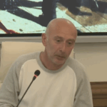 There was a new excavated tomb. I was beaten, I was beaten. I would ask what you want to tell me and tell you. Anyone who was telling me that everything had to be said to take out the gun, move it and put it on