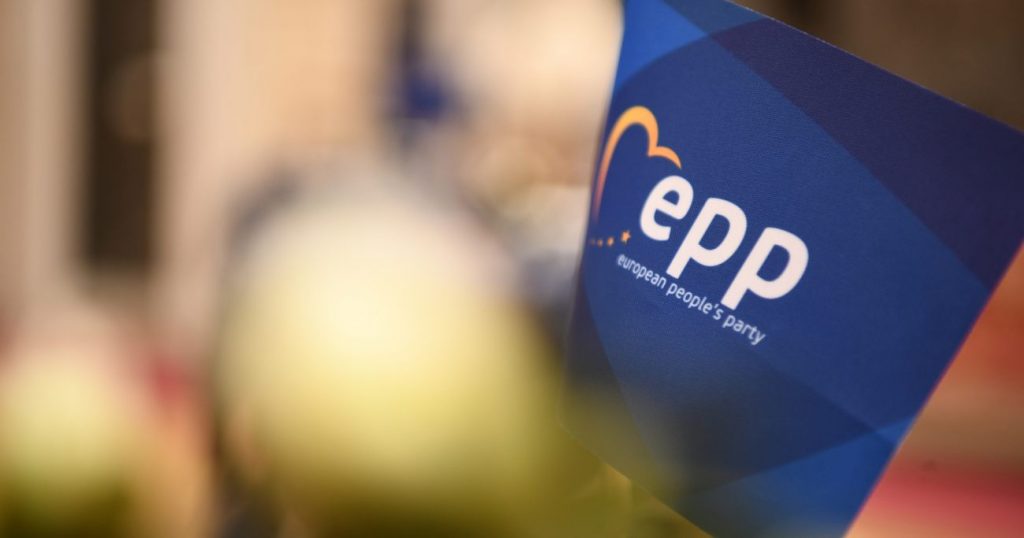 EPP ახალ რეზოლუციაში „ქართუ ბანკის” SWIFT-ის სისტემიდან გათიშვას ითხოვს