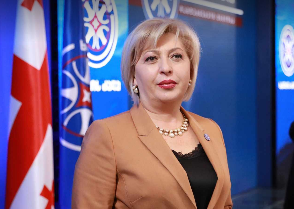 ლონდონში ჩაშლილი შეხვედრა მიუთითებს იმაზე, რომ ჯერ კიდევ ვერ გაირკვა, თუ ვის რა შეხვდება უკრაინისგან? რუსეთის მოთხოვნები ღიაა, მაგრამ დახურულია ომის ავტორების ფარული ზრახვები