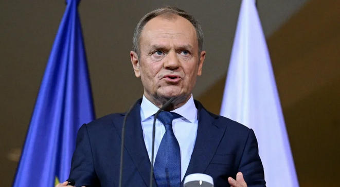 დონალდ ტუსკი იმეორებს, რომ ვარშავის სავაჭრო ცენტრში ხანძარი რუსული სპეცსამსახურების მოწყობილია