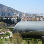 Tsira Elisashvili: This City Hall is not deciding what to destroy in Tbilisi! Tbilisi City Hall turn around and make it out of the pipes what you look like in Tbilisi!