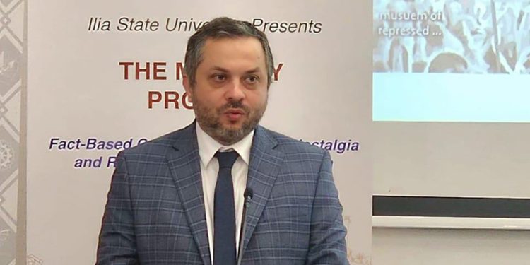 “რა ქნეს ქოცებმა? ვინ არის უსამშობლო? ვის ეზიზღება ყველაფერი ქართული?” – ბექა კობახიძე