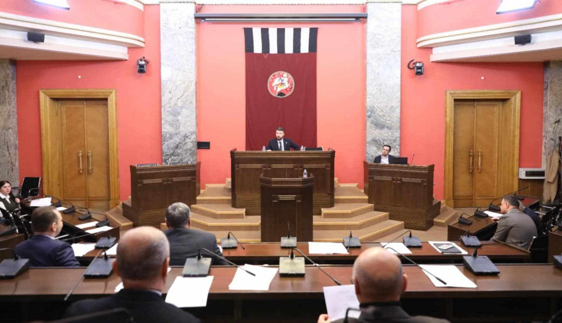 პარლამენტის იურიდიულ საკითხთა კომიტეტმა უზენაესი სასამართლოს მოსამართლეობის კანდიდატის კანონის მოთხოვნებთან შესაბამისობის დადგენის მიზნით სამუშაო ჯგუფი შექმნა
