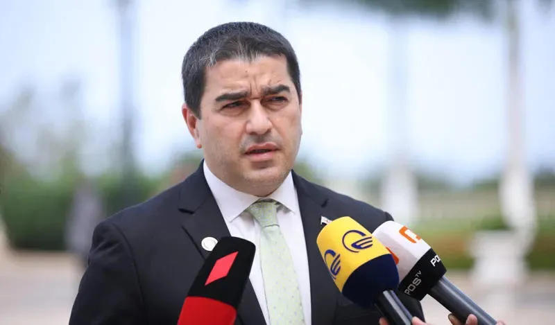 შალვა პაპუაშვილი – დღეს ნათლად ვხედავთ, რას ვებრძვით და რისთვის ვიღვწით – ჩვენი სამშობლო, ჩვენი ხალხი, არასდროს გახდება გამოგონილი იდეოლოგიების მსხვერპლი, რომლის ქადაგებასაც ცდილობდნენ და მომავალშიც შეეცდებიან