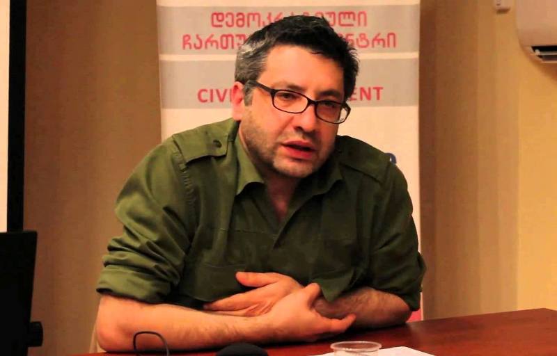 ლაშა ბაქრაძე: პაპუაშვილი გერმანიასთან კი არ უნდა ავლებდეს პარალელს, არამედ …