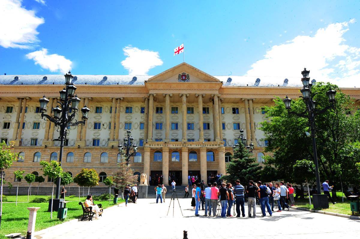 ხმაური იყო საქალაქო სასამართლოში ნიკა კაციას პროცესის პარალელურად (ვიდეო)