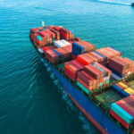 The international price of container shipping by sea has been reduced