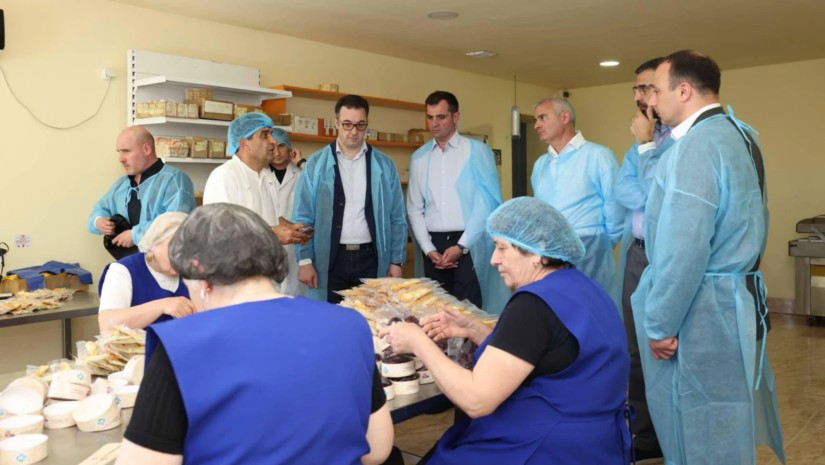 „მხარს ვუჭერთ ხარისხიანი, უვნებელი პროდუქციის წარმოებას“ – დავით სონღულაშვილი ყველის მცირე მწარმოებლებს შეხვდა