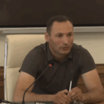 კოდორის ხეობის მკვიდრი თორნიკე გერლიანი-როცა ჩვენთან წმენდაზე შემოვიდნენ, აბსოლუტურად ყველაფრის უფროსი იყო ხვიჩა გუჯეჯიანი, რომელიც ყველაზე აგრესიული იყო. სწორედ ის გადასცემდა რაციით ზურაბ გერლიანზე, რომ „როგორც კი ნახავთ ეგრევე იქსი დაახალეთ მკერდზეო“- ეს იქსი ნიშნავს გადაჭრას მკერდზე