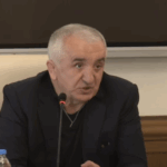 შეხვედრა მქონდა [თავდასხმის] შემსრულებლებთან. მე მათ ვაპატიე, იმიტომ, რომ ისინი არაფერ შუაში იყვნენ, ისინი იყვნენ ბრძანების შემსრულებლები. კოდუამ დაიბარა კაბინეტში და ჩემი ჩანთიდან ამოღებული ფულიდან 500-500 დოლარი დაურიგა