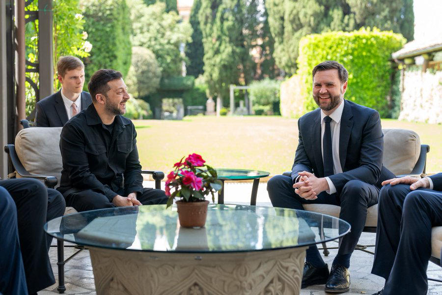 ჯეი დი ვენსი – ვოლოდიმირ ზელენსკისთან შეხვედრაზე ცეცხლის შეწყვეტისა და ხანგრძლივი მშვიდობის შესახებ მიმდინარე მოლაპარაკებები განვიხილეთ