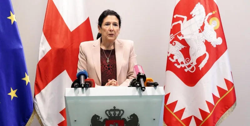 სალომე ზურაბიშვილი ირაკლი კობახიძის ღია წერილზე – ეს ალბათ, პირველი შედეგია იმის, რომ ბიძინა ივანიშვილმა ვერც ვერაფერი დაალაგა – ტრამპს ალბათ, დღეს ამისთვის ნაკლებად სცალია, მაგრამ ვინც წაიკითხავს, ძალიან სამწუხაროა, ეს მათთვის იქნება გამაოგნებელი