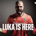 Gugeshashvili was presented at Paok - leaving the main goalkeeper